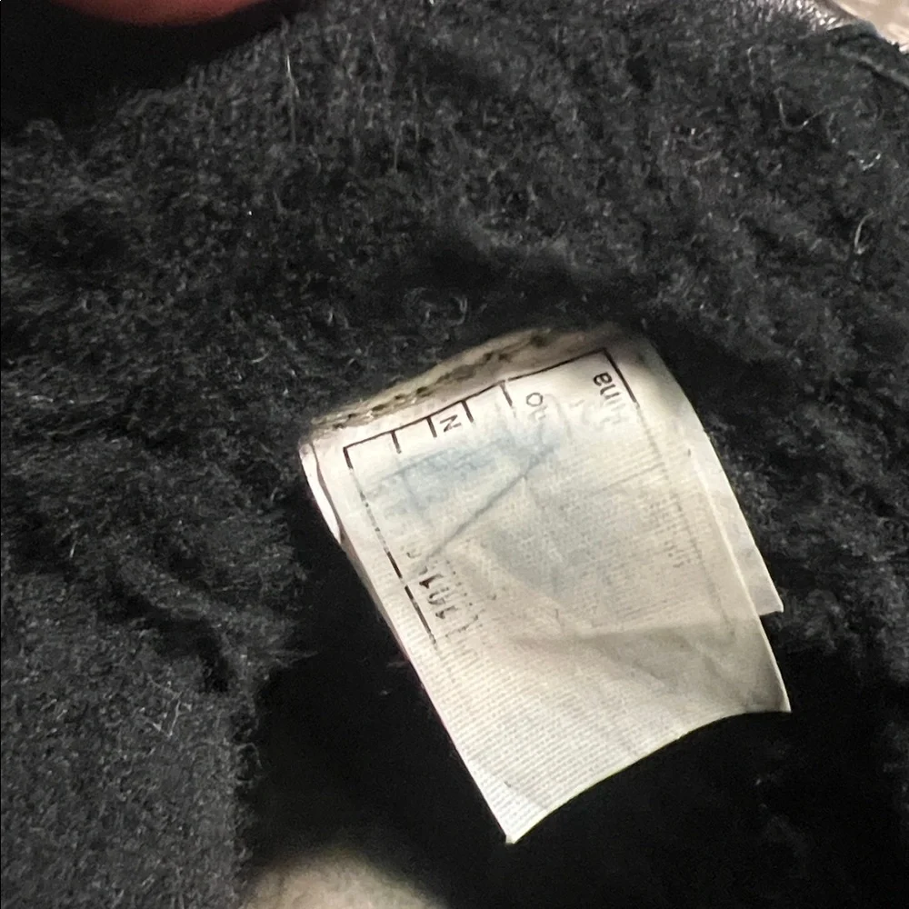 UGG AIDAH MINI  BLACK. Sz 7